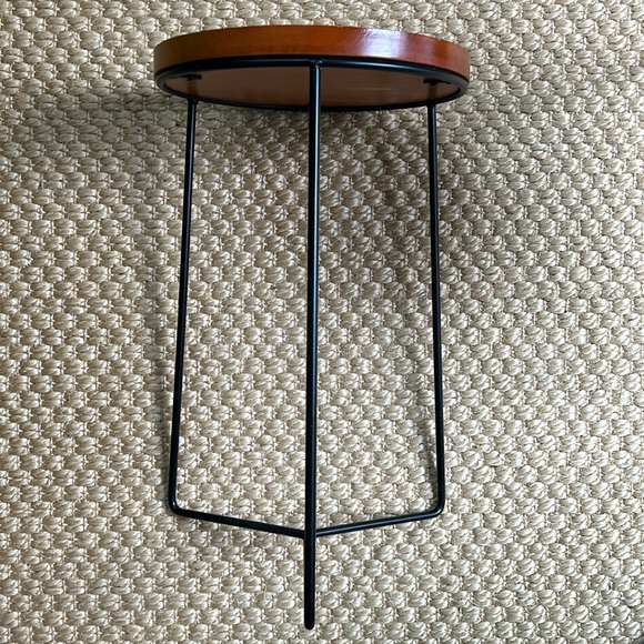 🚫NOT f/ SALE🚫 MCM Vintage small round side table wood/metal - Picture 3 of 10